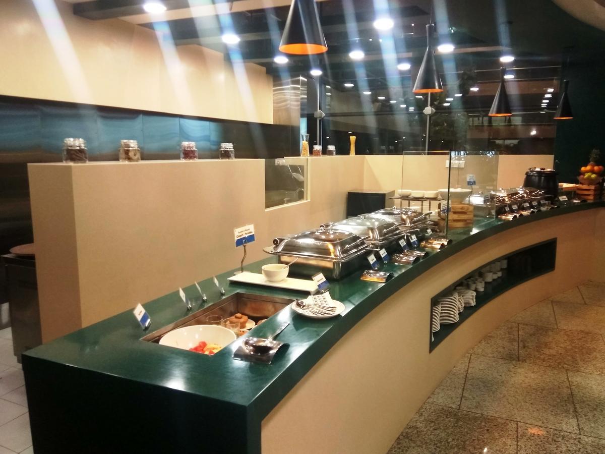 Aviserv Lounge Hotel Mumbai  Buitenkant foto