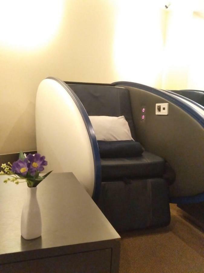 Aviserv Lounge Hotel Mumbai  Buitenkant foto